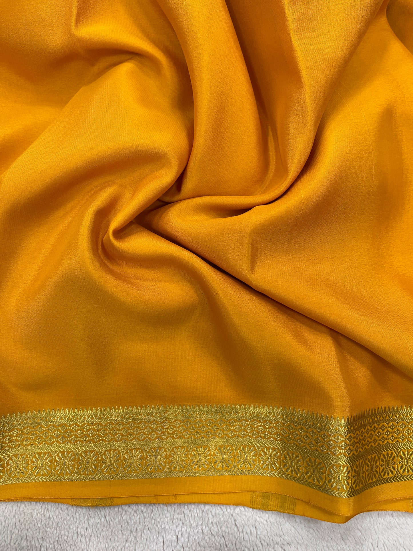 Pure crepe Mysore silk- Gatti Border (1104002)