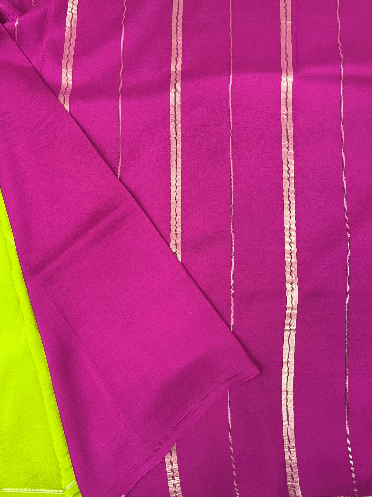 Pure Zari Mysore Silk Saree Elephant Border In Green With Pink Contrast Color Blouse