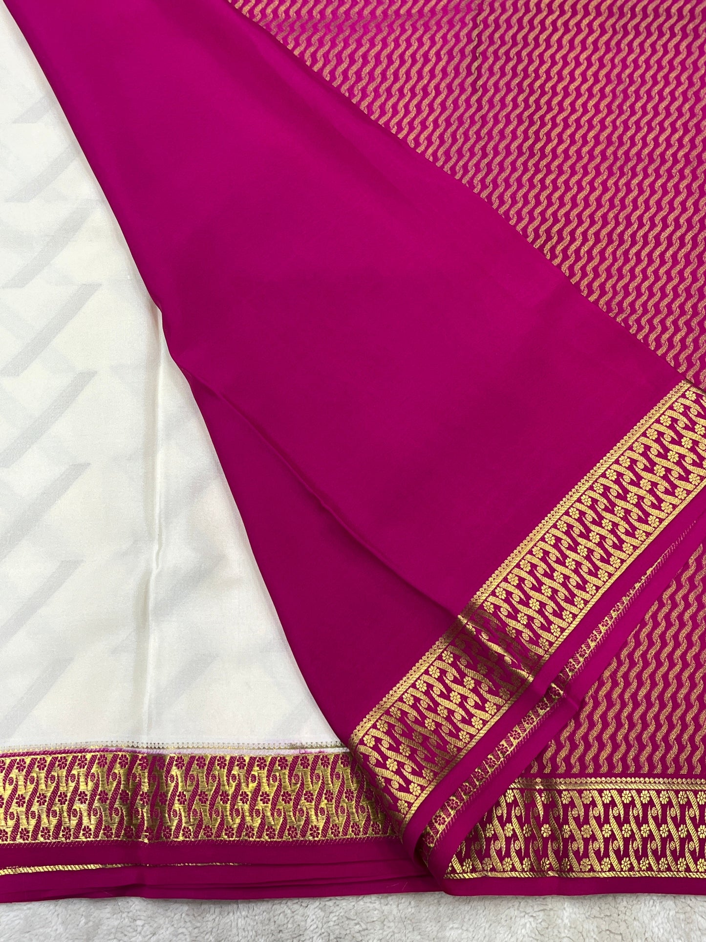 Pure mysore silk saree with Butta in White with Contrast Pink Blouse - 16271504