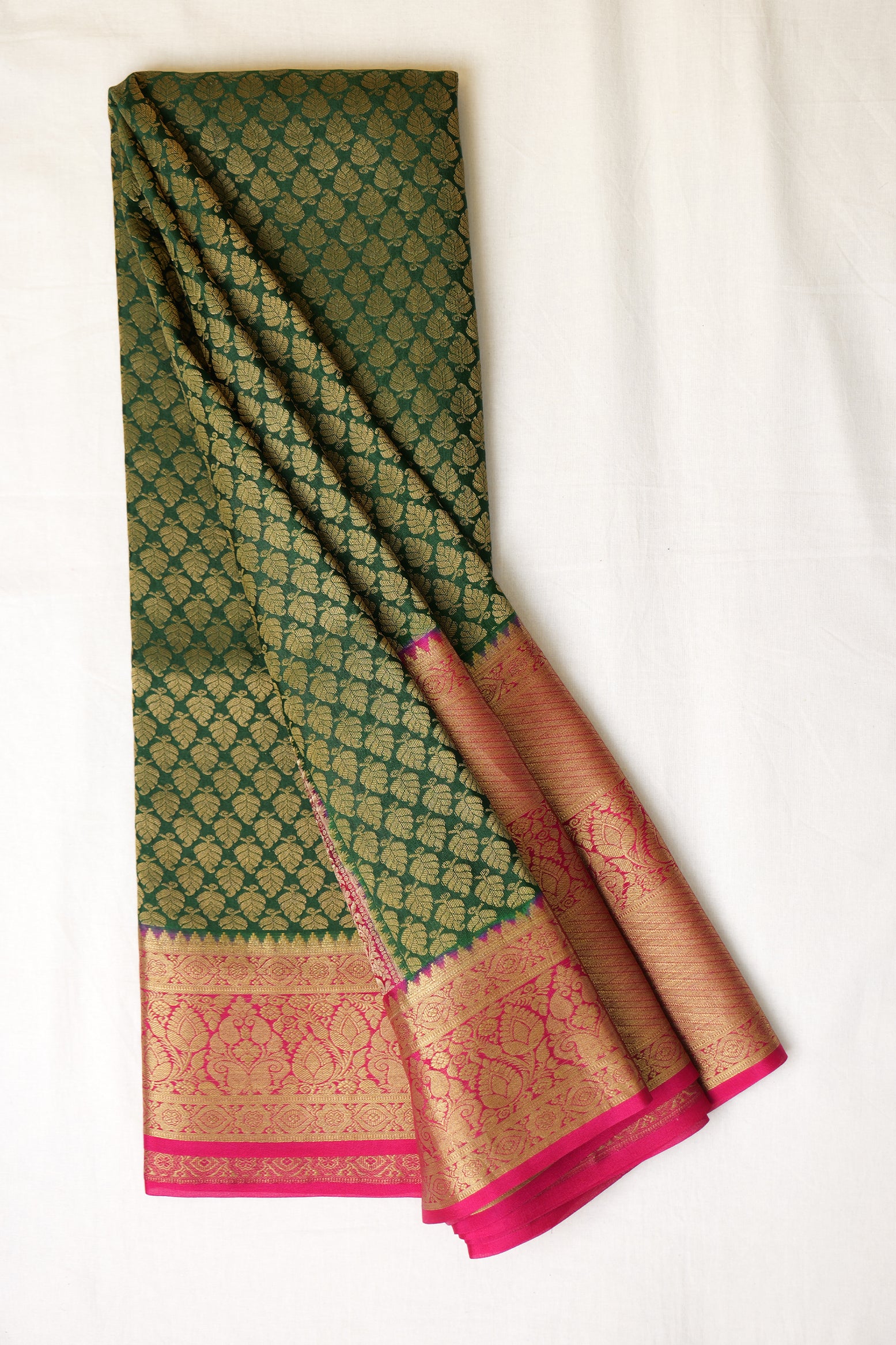 Anahata Green Maheshwari Cotton Silk Saree With Contrast Border - Loomfolks