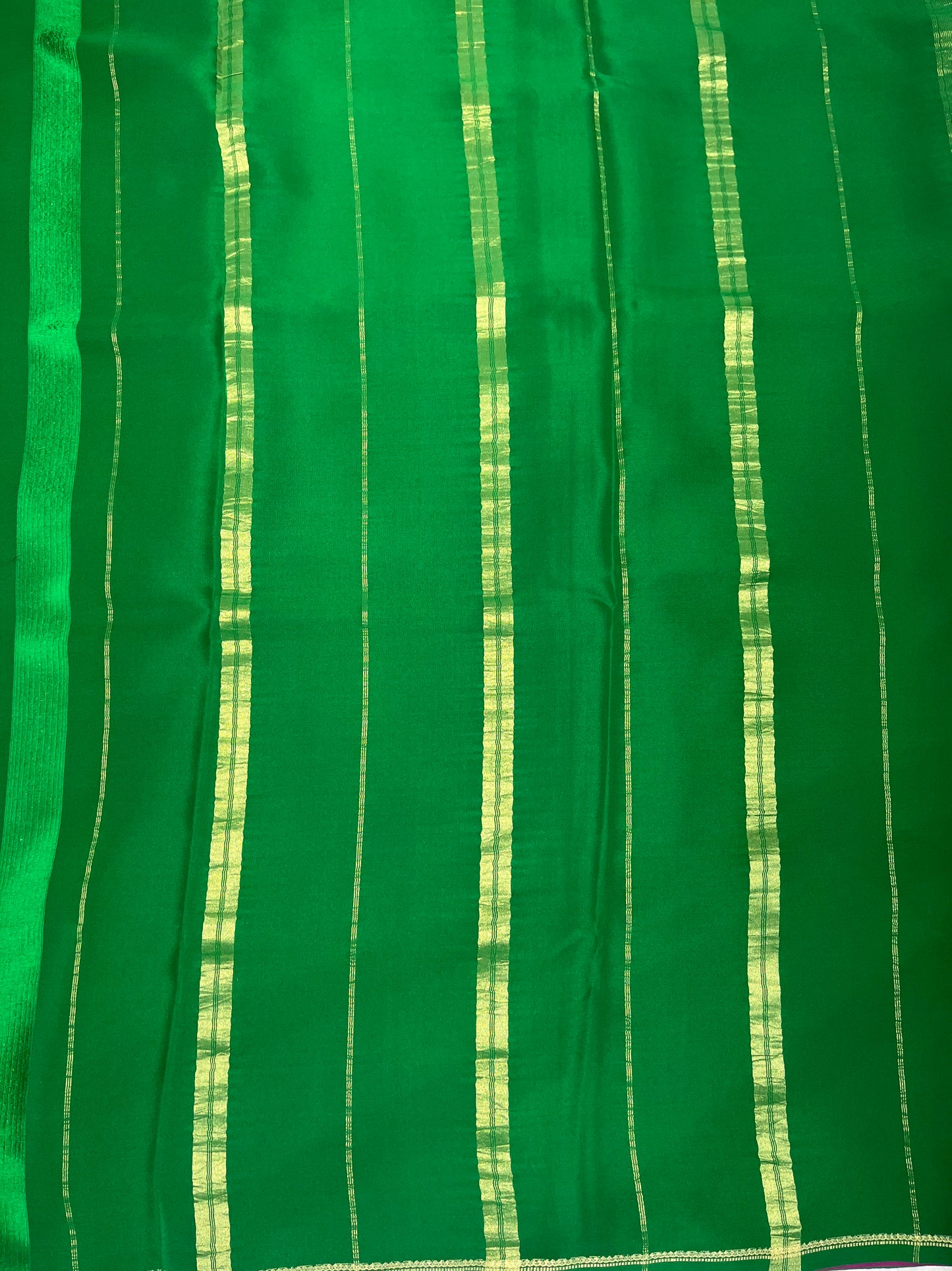 Pure Zari Mysore Silk Saree Floral Gatti Border In Pink With Green Contrast Color Blouse
