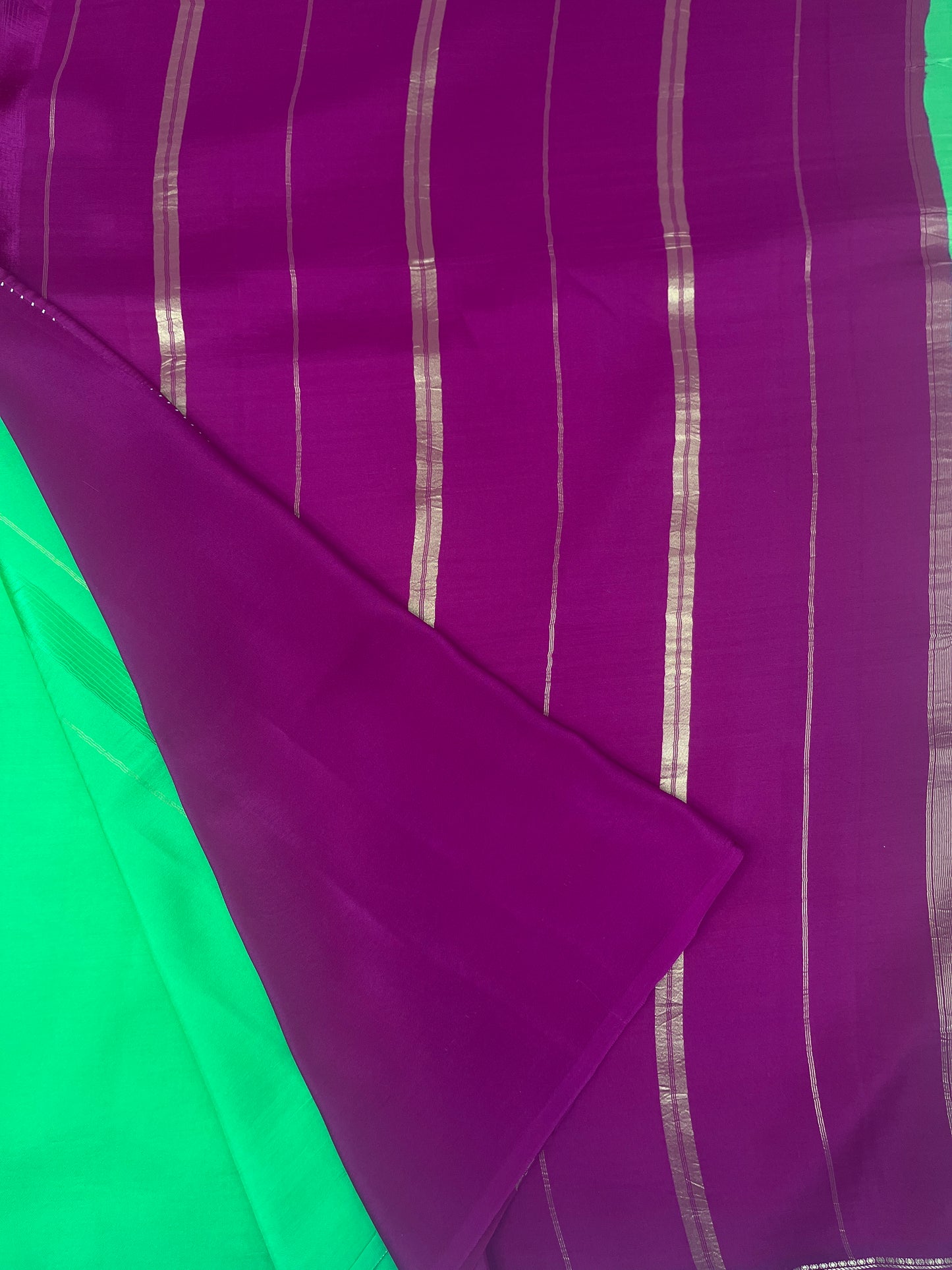 Pure Zari Mysore Silk Saree Elephant Border In Parrot Green With Wine Contrast Color Blouse