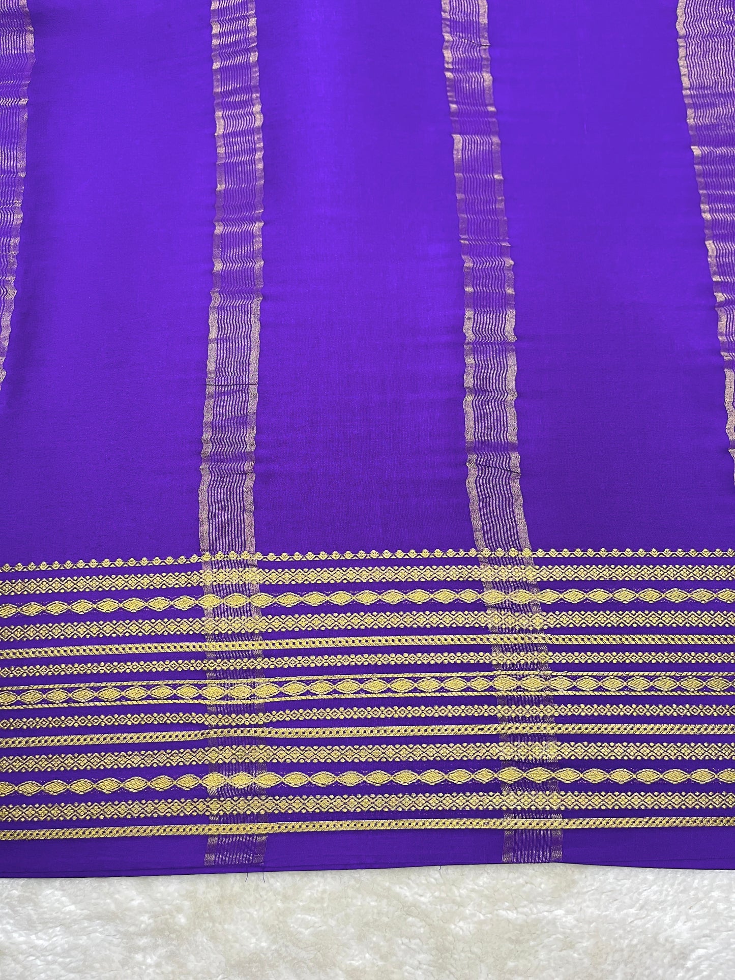 Pure crepe Mysore silk - lines border ( 1104902)