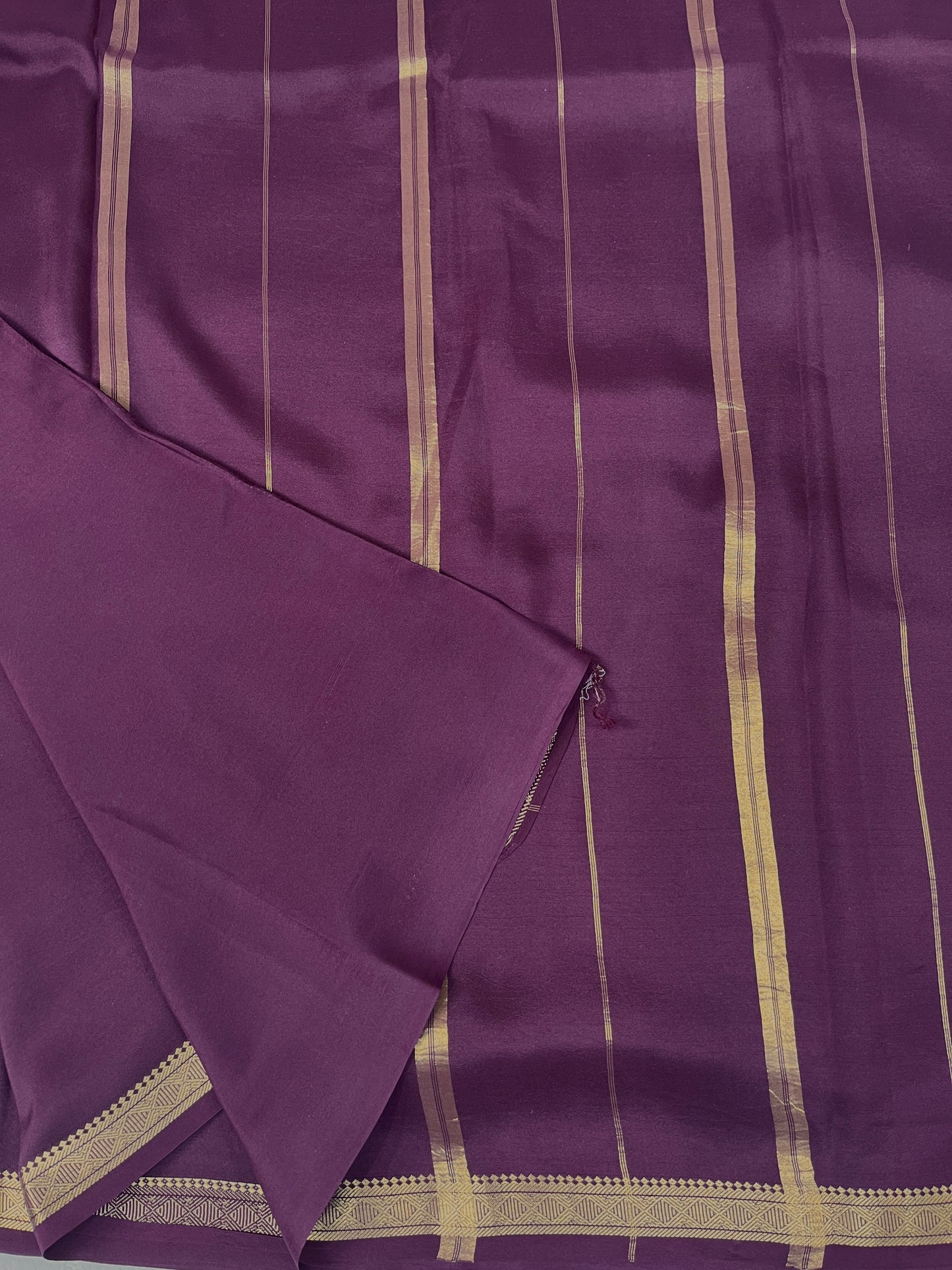 Pure Zari Mysore Silk Saree One Inch Dimond Border In Brown With Self Color Blouse