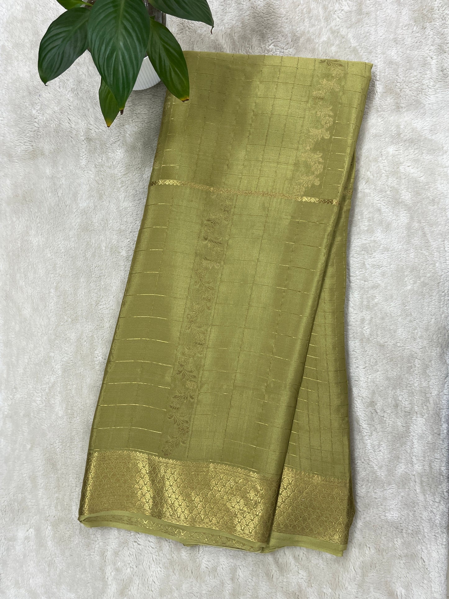 Pure Crepe Mysore Silk Saree with kalanjali checks in Green Colour