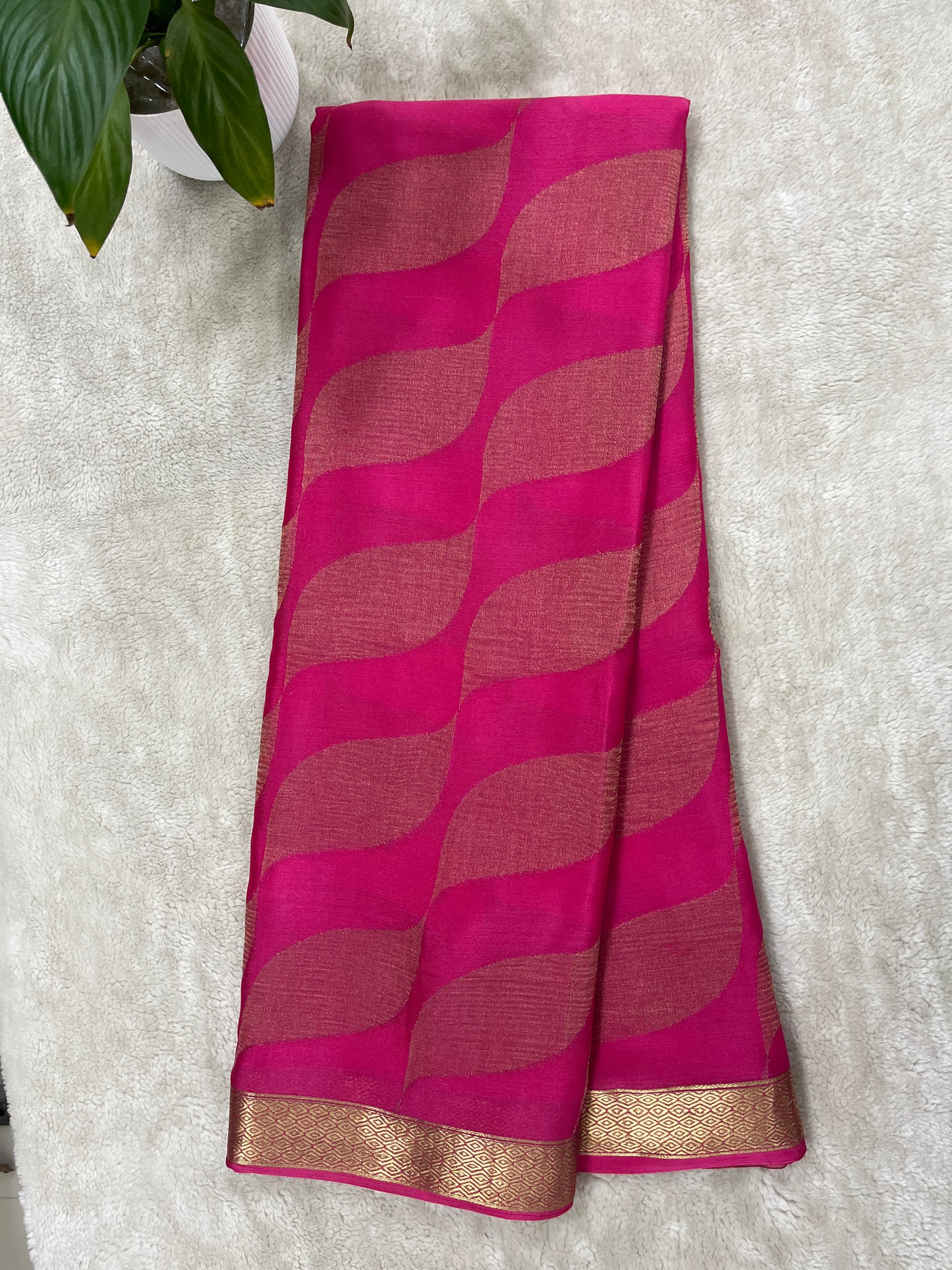Pure Crepe Mysore Silk Saree In  Diamond Crush Brocade With Pink Self Blouse
