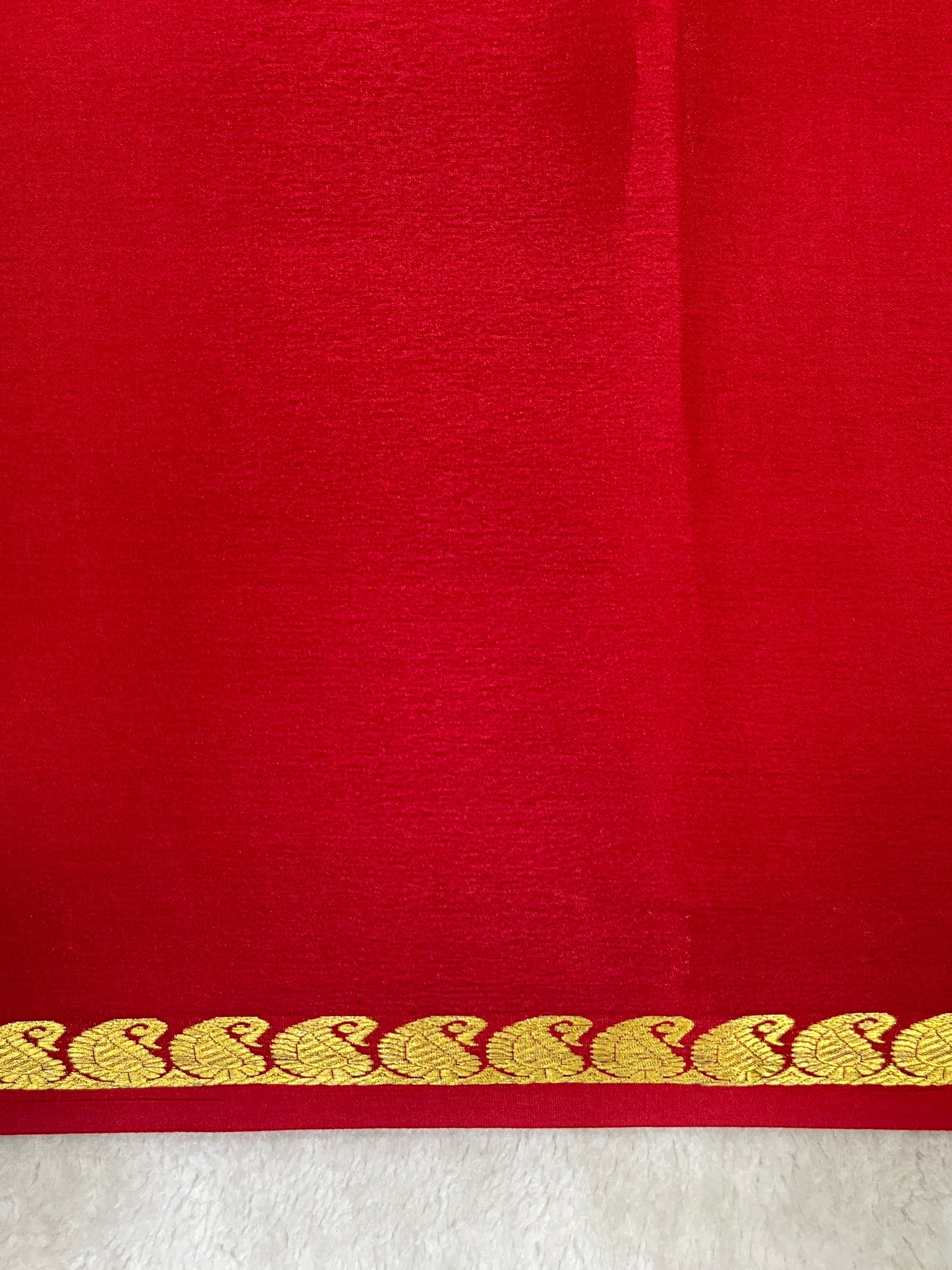 Pure crepe Mysore silk saree In Bright Red Wih Self Blouse  - 1146006