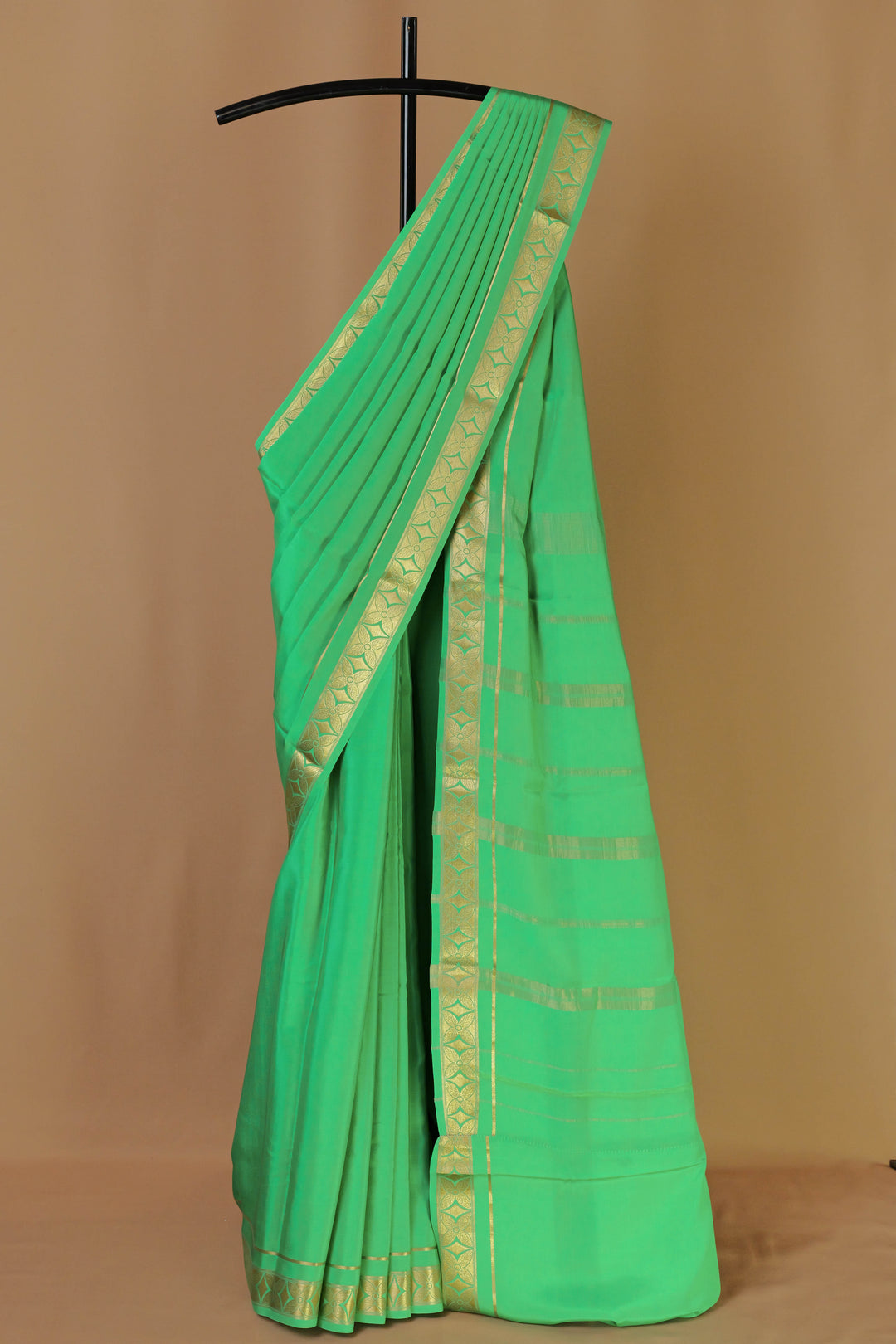 PURE MYSORE SILK SAREE IN LEAF GREEN WITH GOLD LACE ZARI & LEAF GREEN BLOUSE