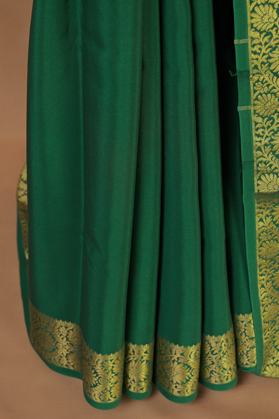 PURE MYSORE SILK SAREE IN GREEN COLOR WITH GOLD LACE ZARI & DARK GREEN BLOUSE