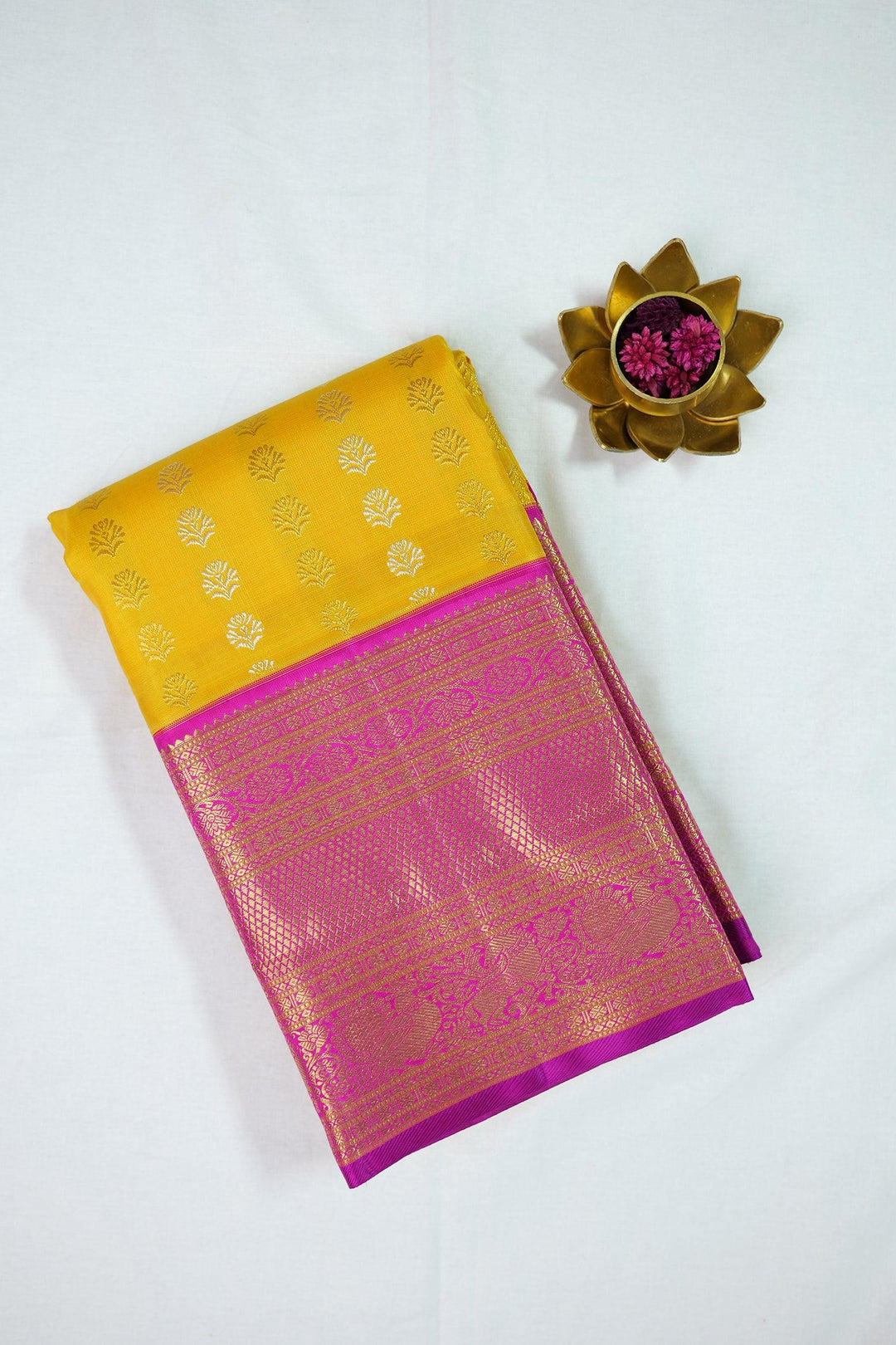 YELLOW BROCADE AND PINK TURNING BORDER PURE KANCHIPURAM SILK SAREE - ATHARVA