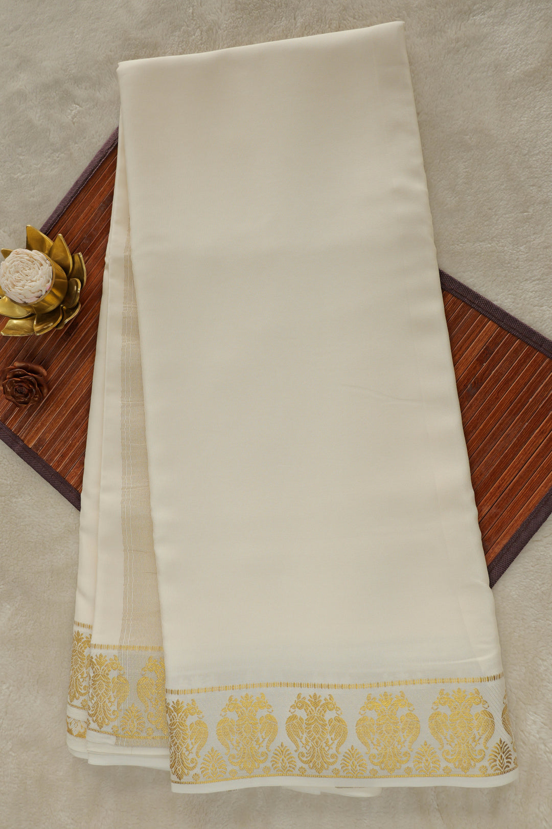 Pure Mysore silk saree in white with gandaberunda pattern