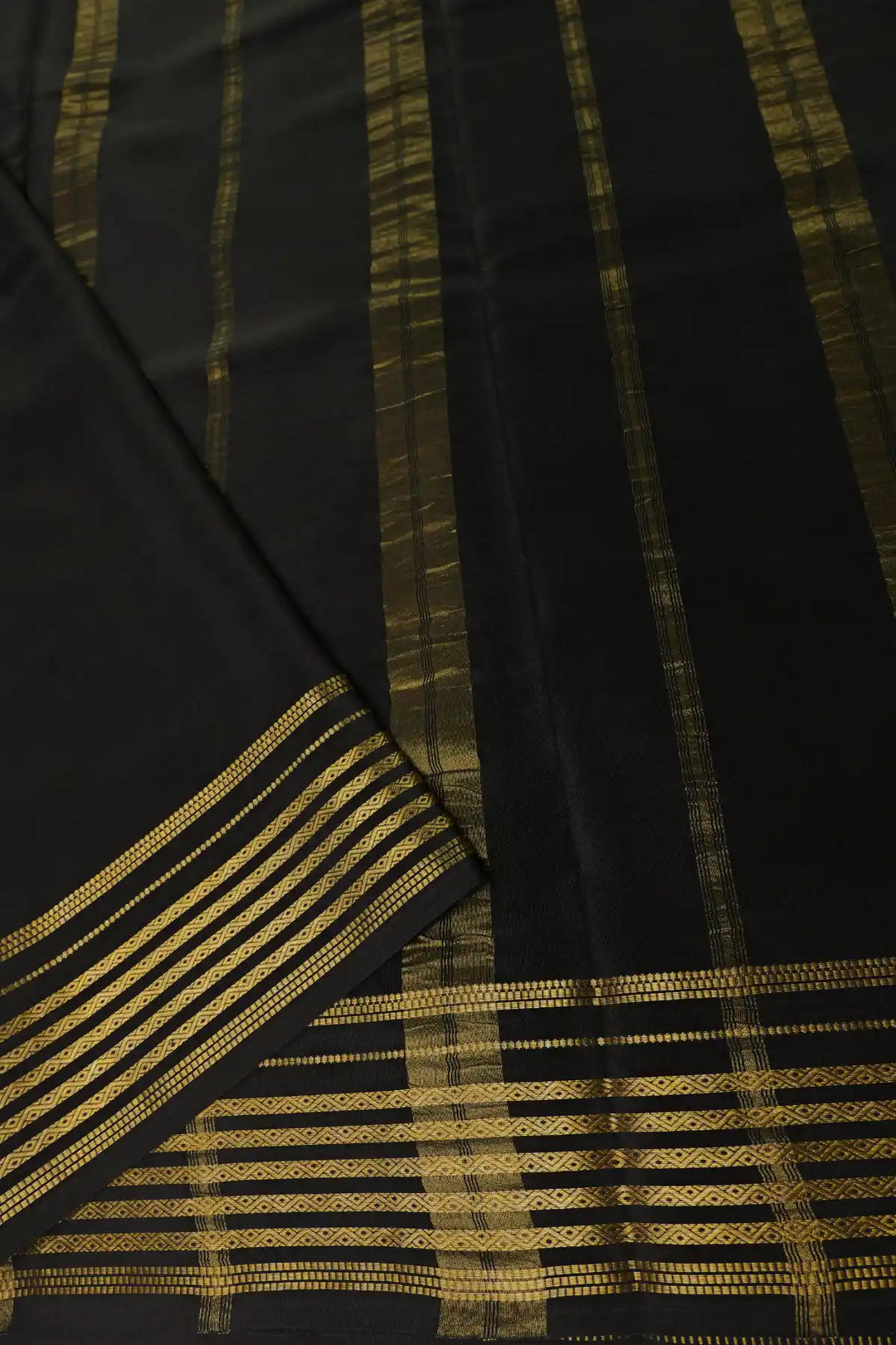 Red Mysore Silk Saree with black Pallu